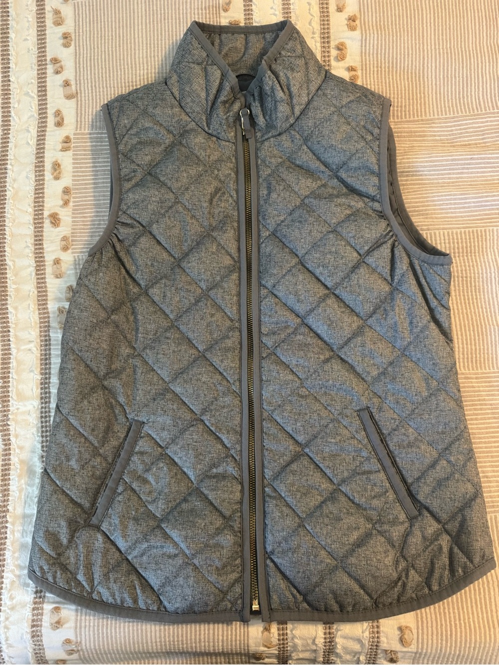 Old Navy Quilted Gray Women's Puffer Vest